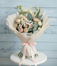 Букет цветов из:  Розы и Лизиантусы в Кинешме