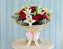 Букет цветов из:  Лилии и Розы в Кинешме