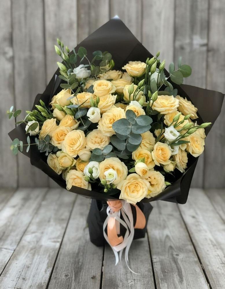 Букет цветов из: Розы и Лизиантусы в Кинешме