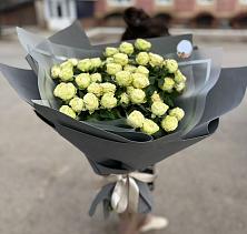 Букет Белые кустовые розы Солинеро в Кинешме