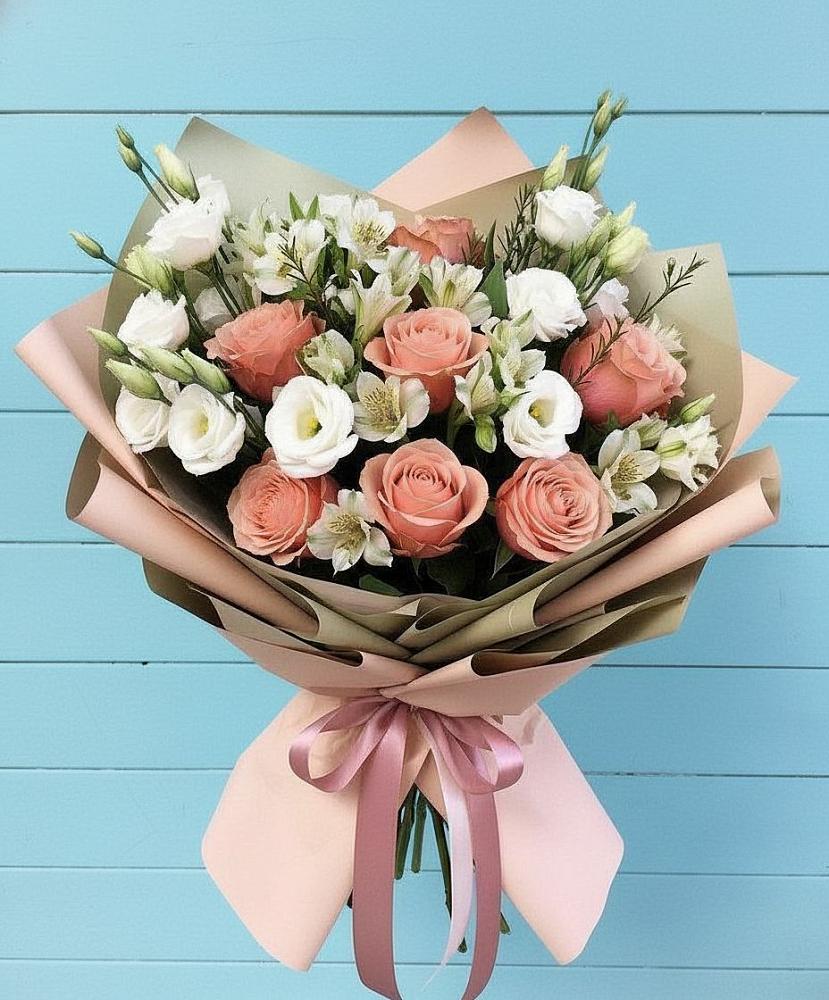 Букет цветов из: Розы, Альстромерии и Лизиантусы в Кинешме