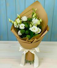 Букет цветов из:  Хризантемы и Лизиантусы в Кинешме