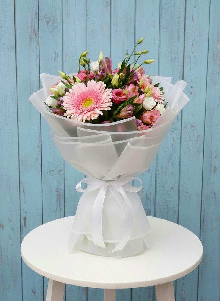 Букет цветов из: Герберы, Альстромерии и Лизиантусы в Кинешме