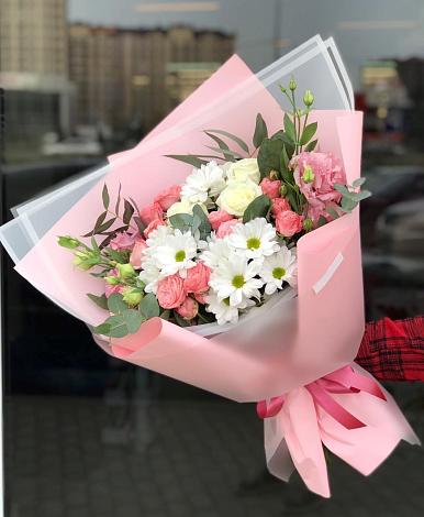 Букет цветов из: Розы, Лизиантусы и Хризантемы в Кинешме
